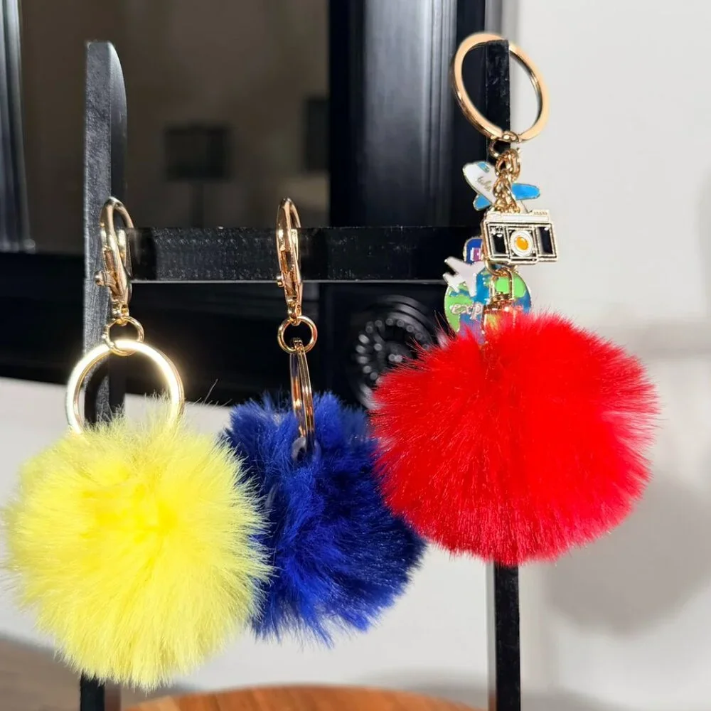 Southwest Airlines - Inspired Scarf & Bag Charm Set – Crew Bag Accessory - Picture 6 of 11